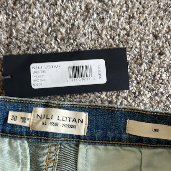 NILI LOTAN | Livie Denim Short - Picture 7 of 9